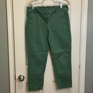 Loft women’s women chinos. Ankle pant size 8